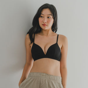 Supportive Flexi-Fit! Lightly-Lined Wireless Bra in Black