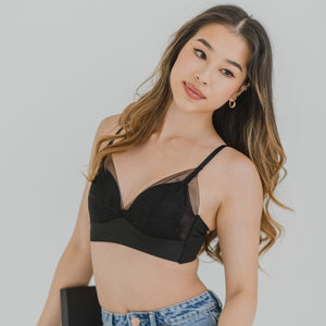 Feathery-Light Lace Mesh! Seamless Lightly-Lined Wireless Bra in Black