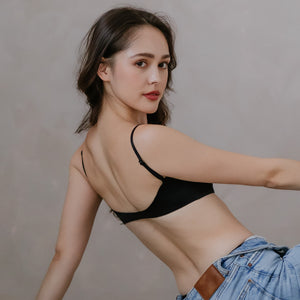 Jell-ee Scoop Neck Pull-over U-Back Wireless Bra in Black (Signature Edition)