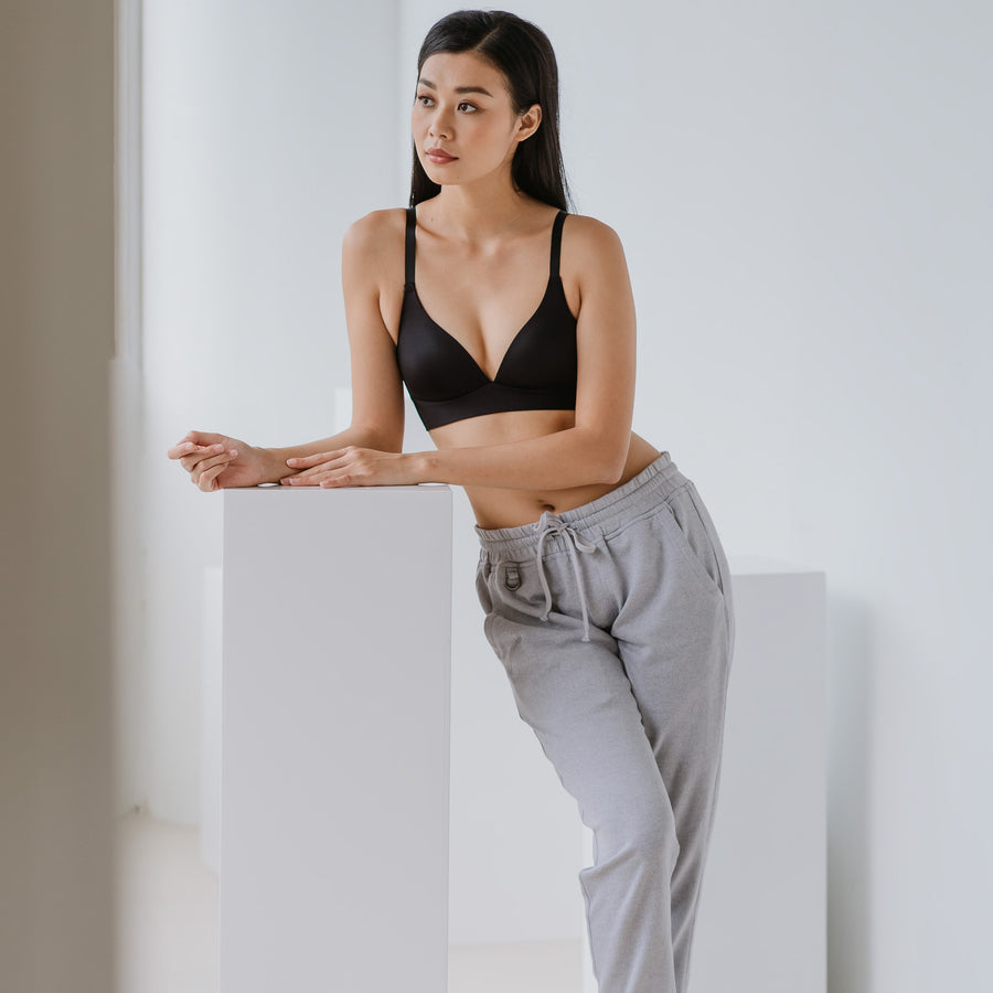 Oh-So-Light! Deep V-Plunge Lightly-Lined Wireless Bra in Light Pink