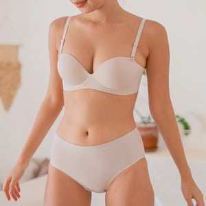 Oomph! Classic Mid-Rise Seamless Cheekie in Butter Cream