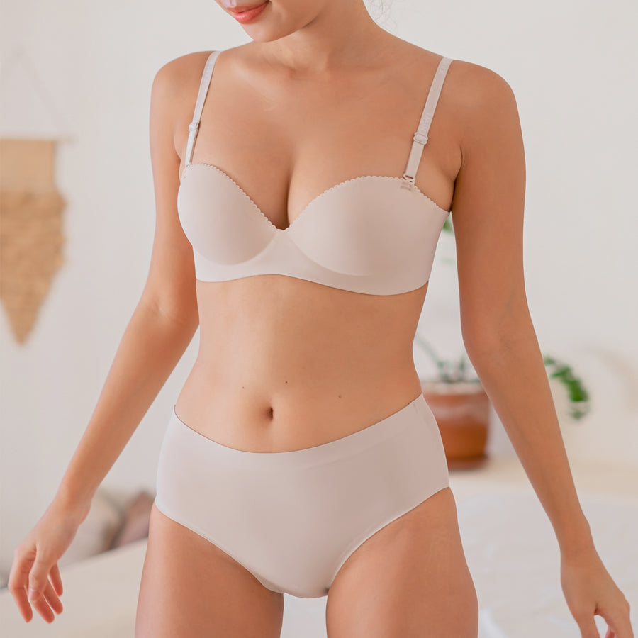 Oomph! Classic Mid-Rise Seamless Cheekie in Butter Cream