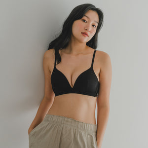 Supportive Flexi-Fit! Lightly-Lined Wireless Bra in Black