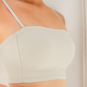 Minimalist Ultra-Smooth Concealer! Lightly-Lined Seamless Strapless Wireless Bra in Soy Latte