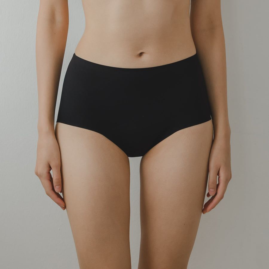 Hello Period! Overnight Seamless Mid-Rise Cheekie in Buttery Black