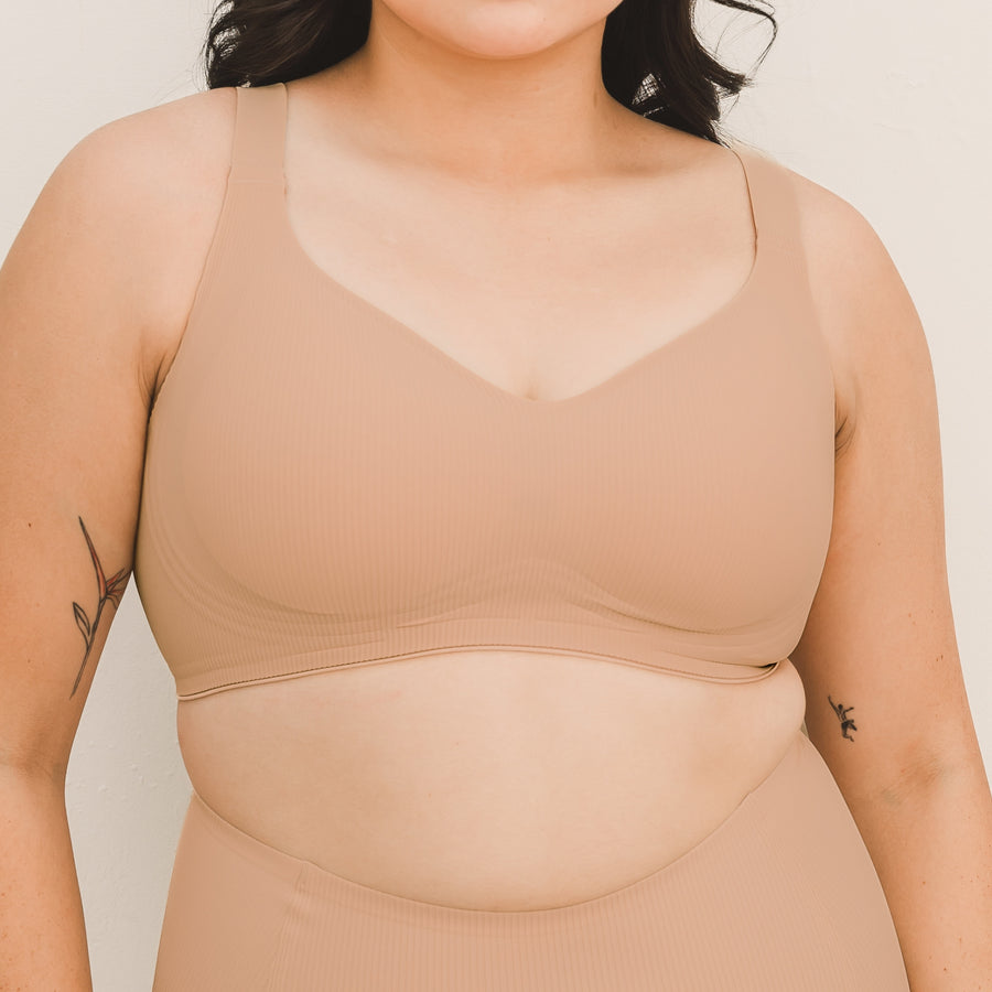 Forme+ V-plunge Wireless Seamless Bra (Machine Wash Edition) in Toffee