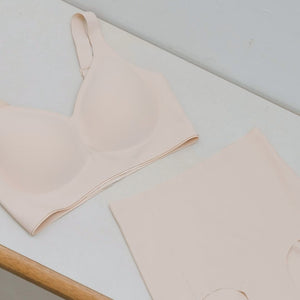 Forme+ V-plunge Wireless Seamless Bra (Machine Wash Edition) in Barely Nude