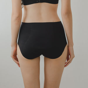 Hello Period! Overnight Seamless Mid-Rise Cheekie in Buttery Black