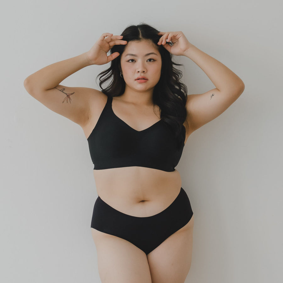 No-Camel-Toe SmoothGuard Mid-Rise Seamless Cheekie in Buttery Black