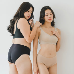 No-Camel-Toe SmoothGuard Mid-Rise Seamless Cheekie in Buttery Black