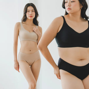 No-Camel-Toe SmoothGuard Mid-Rise Seamless Cheekie in Buttery Black