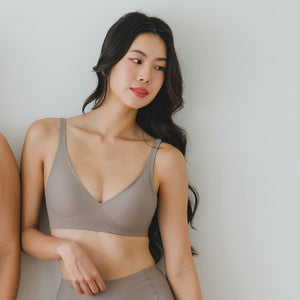 Forme V-plunge Wireless Seamless Bra (Machine Wash Edition) in Storm Mocha