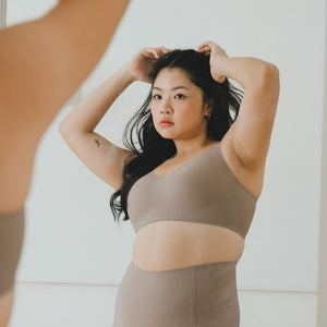 Forme+ V-plunge Wireless Seamless Bra (Machine Wash Edition) in Storm Mocha