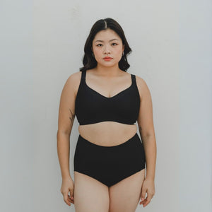 Forme+ V-plunge Wireless Seamless Bra (Machine Wash Edition) in Black