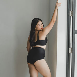 Forme+ V-plunge Wireless Seamless Bra (Machine Wash Edition) in Black