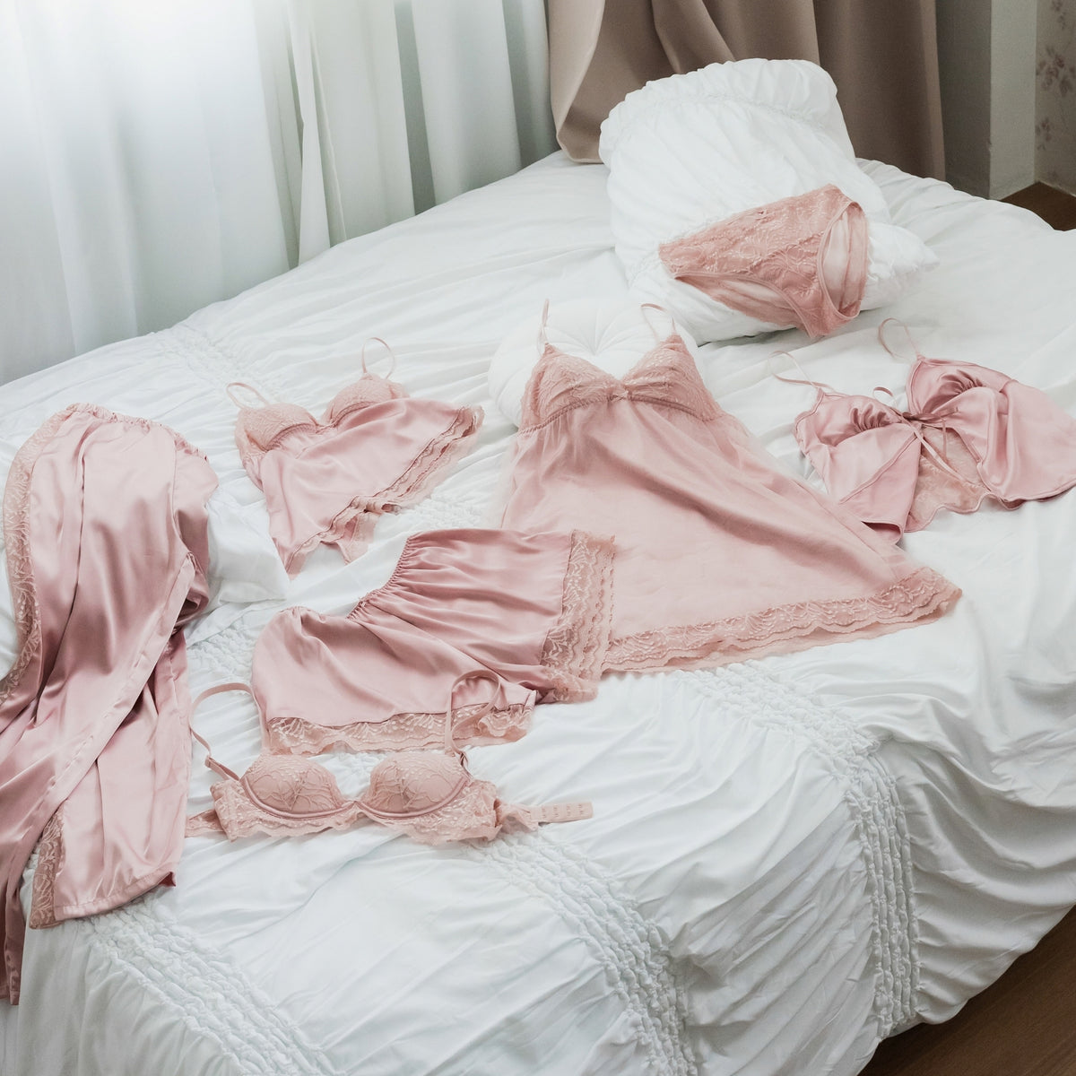Dear Me! Lace Lightly-Lined Wireless Bra