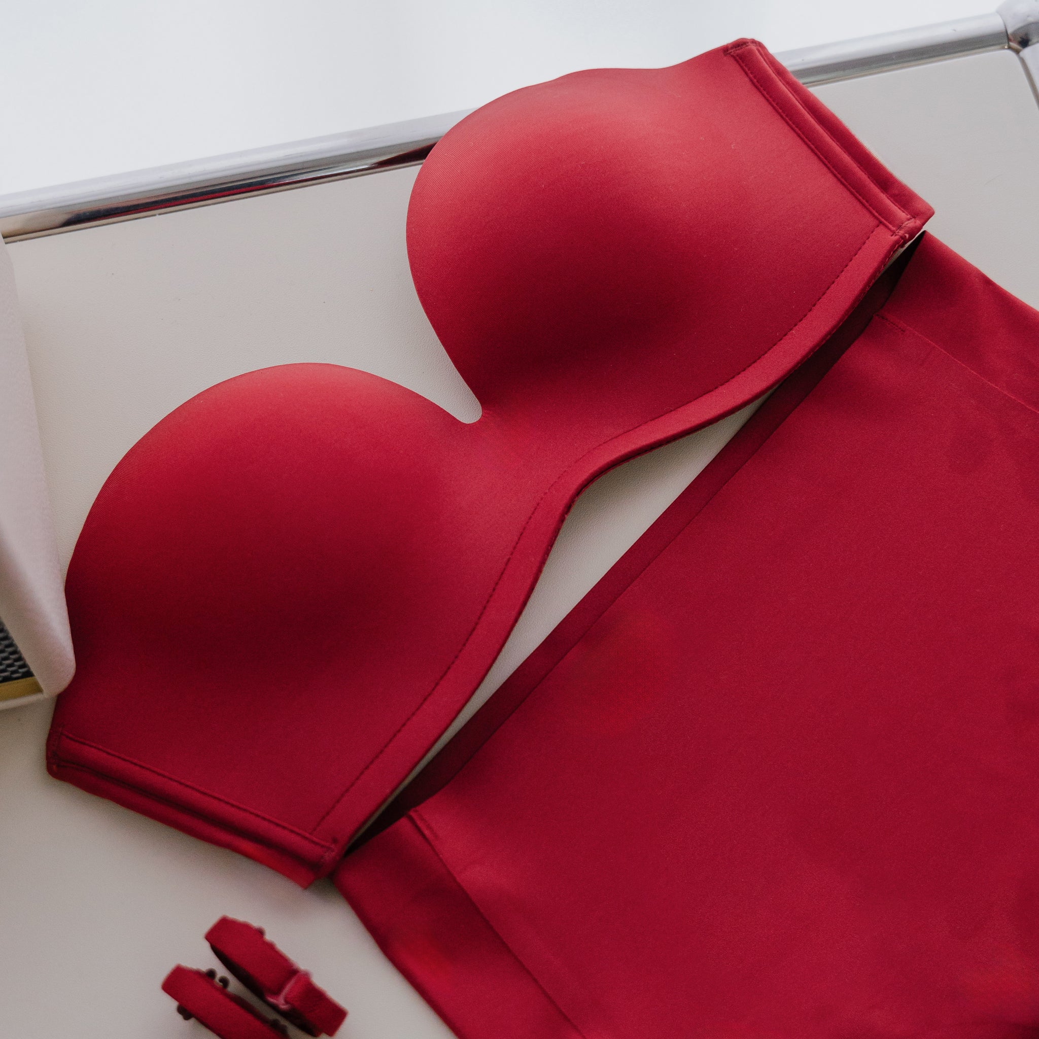 5th Gen 100% Non-Slip Strapless Wireless Bra in Cherry Cream (Limited