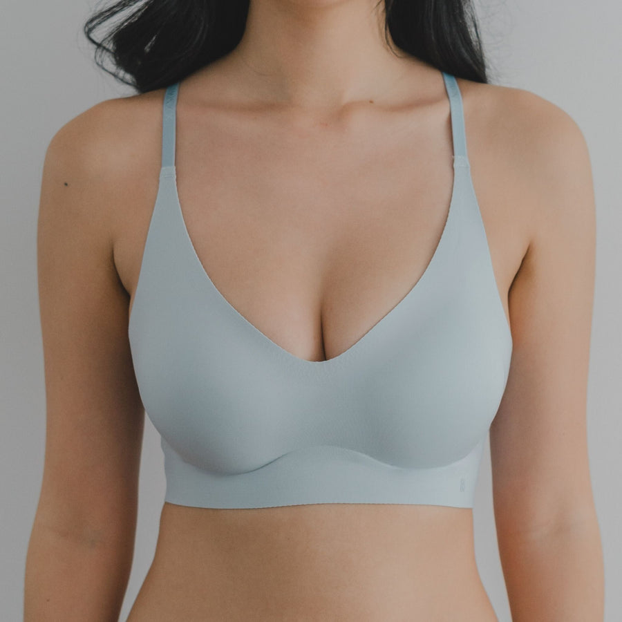 [I'M IN x Hazelle] air-ee V-Neck Seamless Pullover Bra (Signature Edition) in Baby Blue