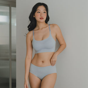 air-ee Scoop Neck Seamless Pullover Bra (Signature Edition) in Baby Blue