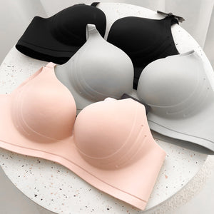 Contour Lift! Seamless Push Up Wireless Bra in Black