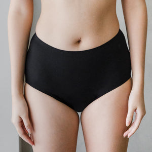 Hello Period! Seamless High-Rise Cheekie in Buttery Black