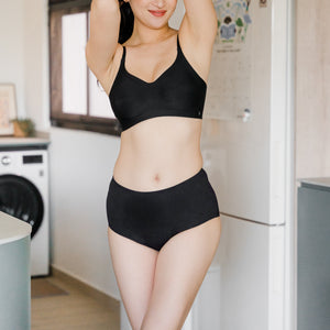 Hello Period! Seamless High-Rise Cheekie in Buttery Black