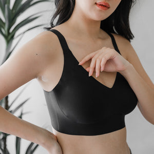 air-ee+ Seamless Bra in Black (Signature Edition)