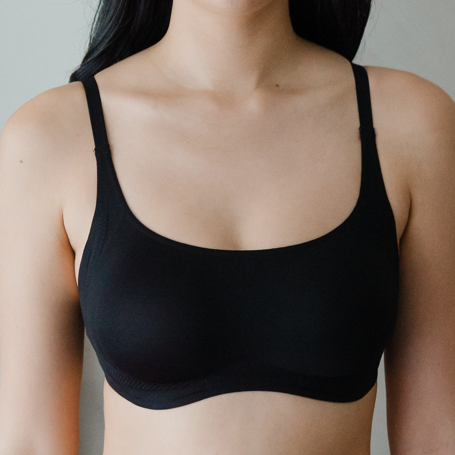 Air-Leisure! Scoop-neck Lightly-lined Seamless Wireless Bra (Contour-fit Edition) in Black