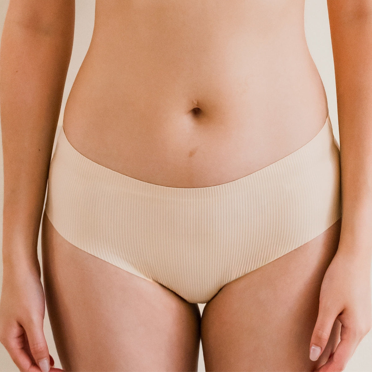 Forme Mid-Rise Seamless Cheekie