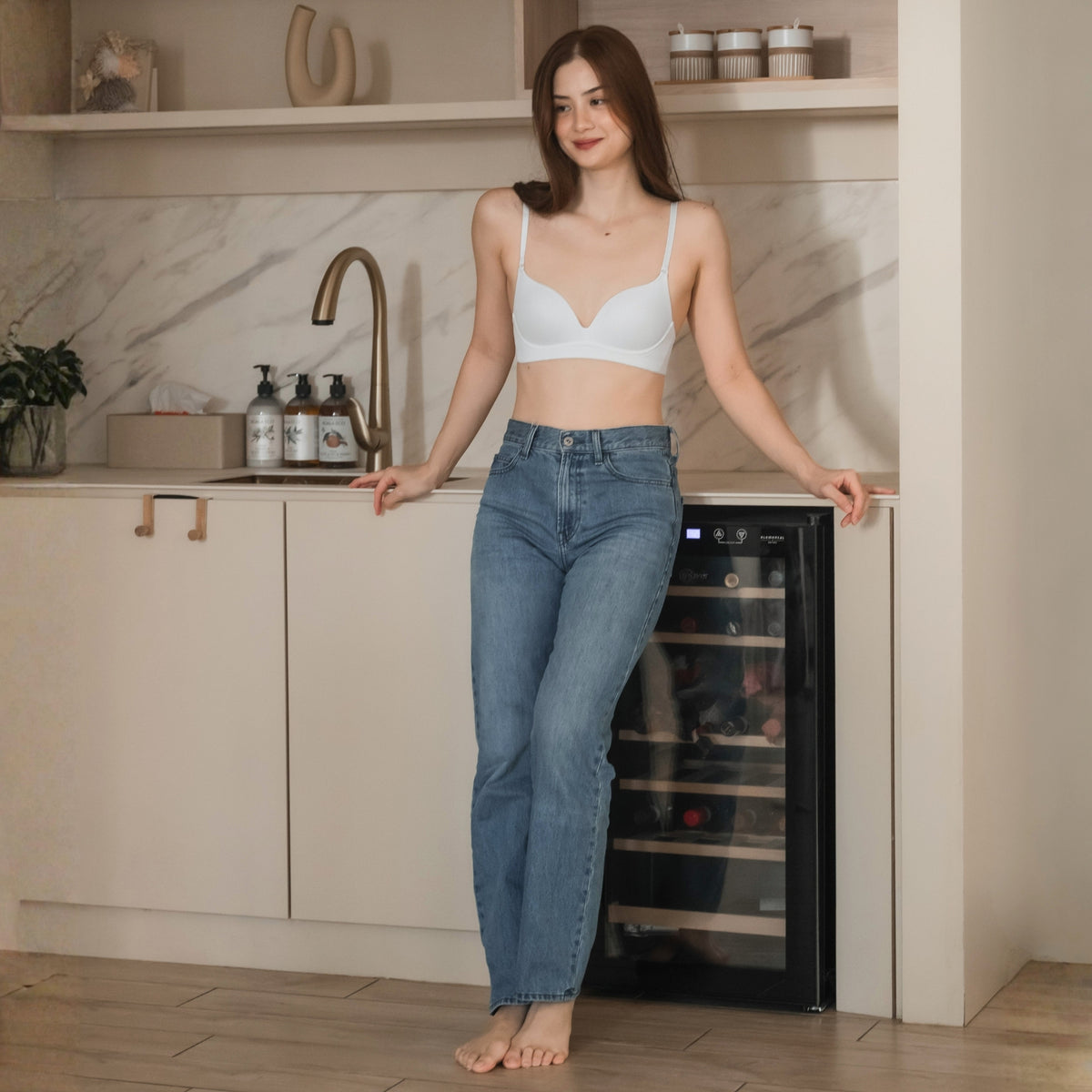 Timeless Essential! Plunge-Back Lightly-Lined Wireless T-Shirt Bra