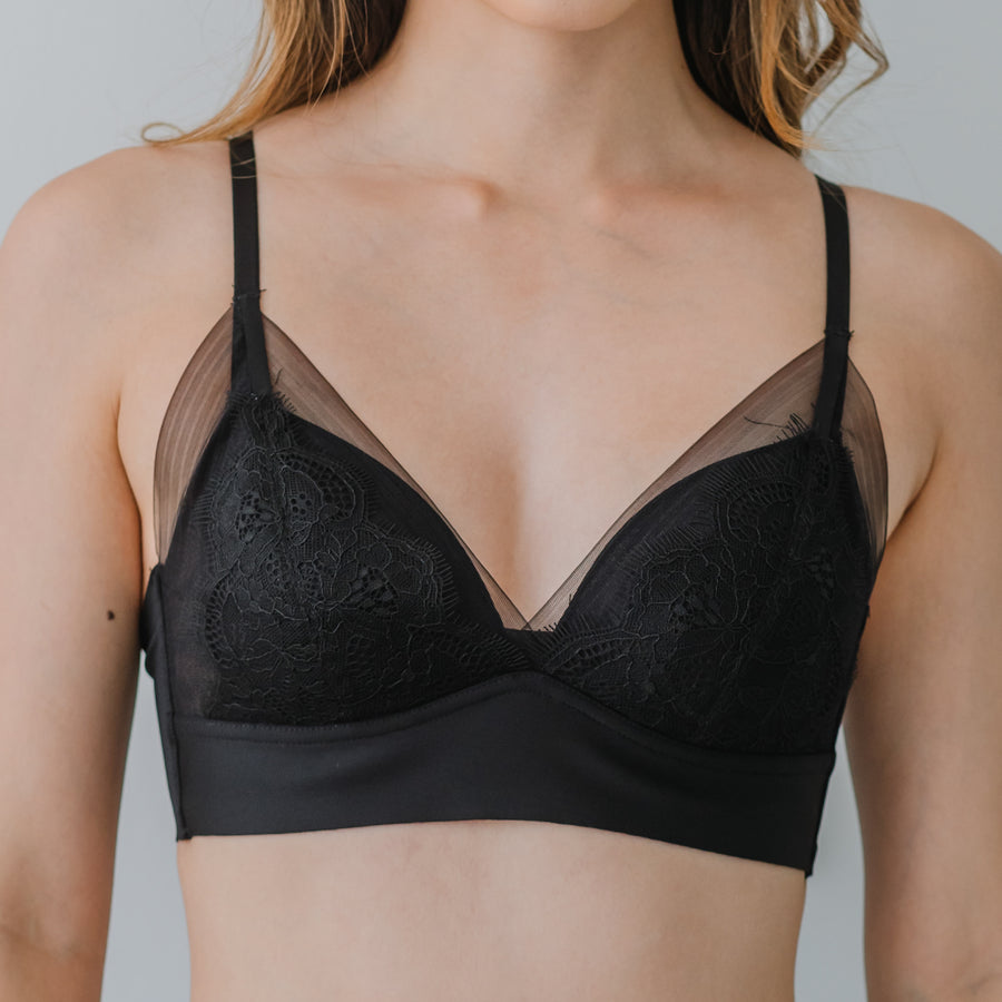 Feathery-Light Lace Mesh! Seamless Lightly-Lined Wireless Bra in Black