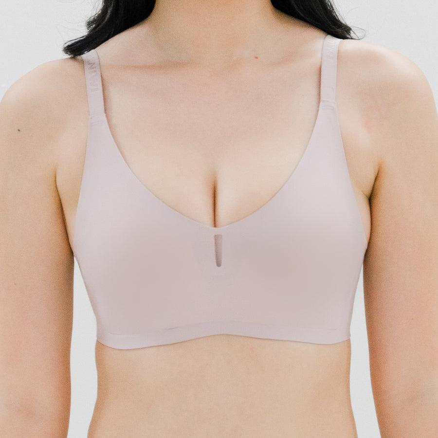 air-ee V-Sculpt Seamless Bra (Machine Wash Edition) in Creamy Sakura (Limited Edition)