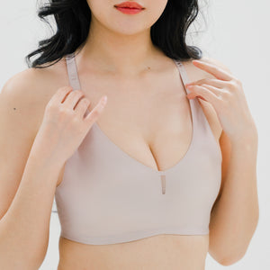 air-ee V-Sculpt Seamless Bra (Machine Wash Edition) in Creamy Sakura (Limited Edition)