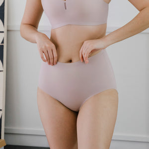 air-ee No-Wedgie Super High-Rise Seamless Cheekie (Signature Edition) in Creamy Sakura (Limited Edition)