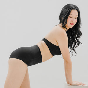 air-Shaper! No-Wedgie Super Mid-Rise Seamless Cheekie (Medium Compression) in Black