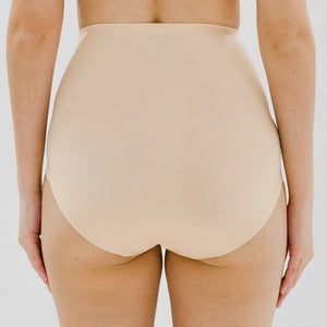 air-Shaper! No-Wedgie Super Mid-Rise Seamless Cheekie (Medium Compression) in Butter Nude