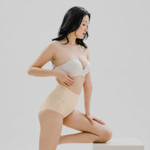 air-Shaper! No-Wedgie Super Mid-Rise Seamless Cheekie (Medium Compression) in Butter Nude