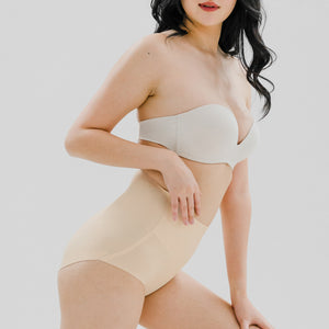 air-Shaper! No-Wedgie Super Mid-Rise Seamless Cheekie (Medium Compression) in Butter Nude