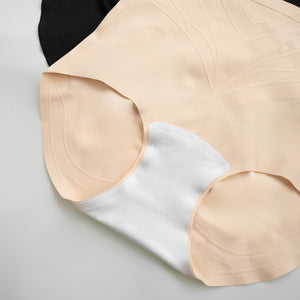 air-Shaper! No-Wedgie Super Mid-Rise Seamless Cheekie (Medium Compression) in Butter Nude