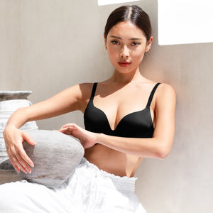 Contour Lift! Seamless Push Up Wireless Bra in Black