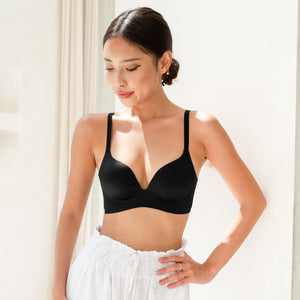 Contour Lift! Seamless Push Up Wireless Bra in Black