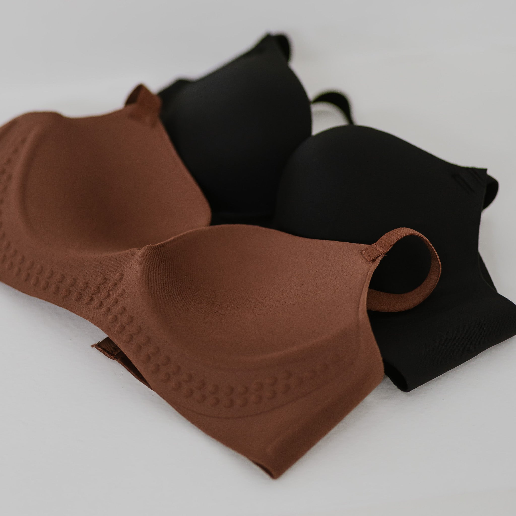 No Bulge! Seamless Wireless Bra in Velvet Black