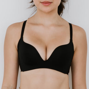 The Smooth U! Seamless U-Plunge Lightly-Lined Wireless Bra in Black (Size XL Only)