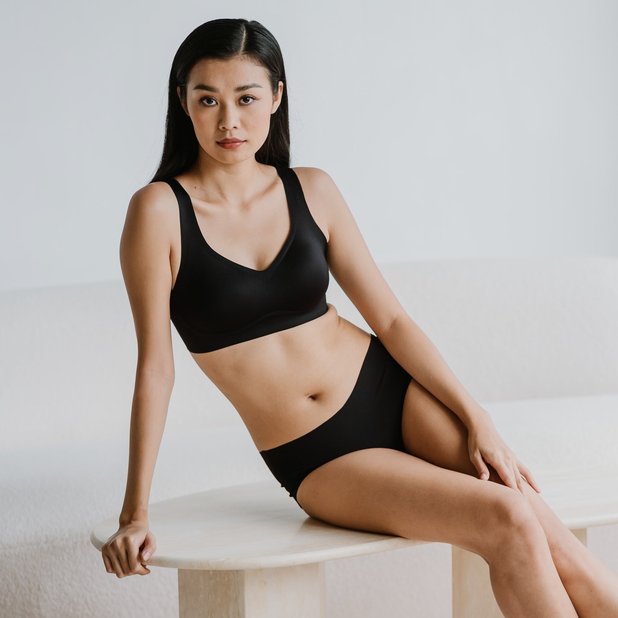 air-ee Lace Seamless Bra in Black (Signature Edition)