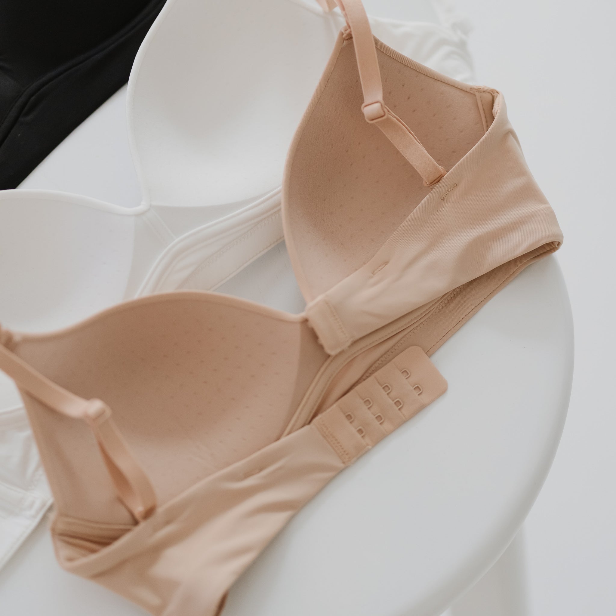 Flaunt comfort, hide the details! Discover Uniqlo's Wireless Bras – where  invisible adjusters keep your style sleek and supported. Wi