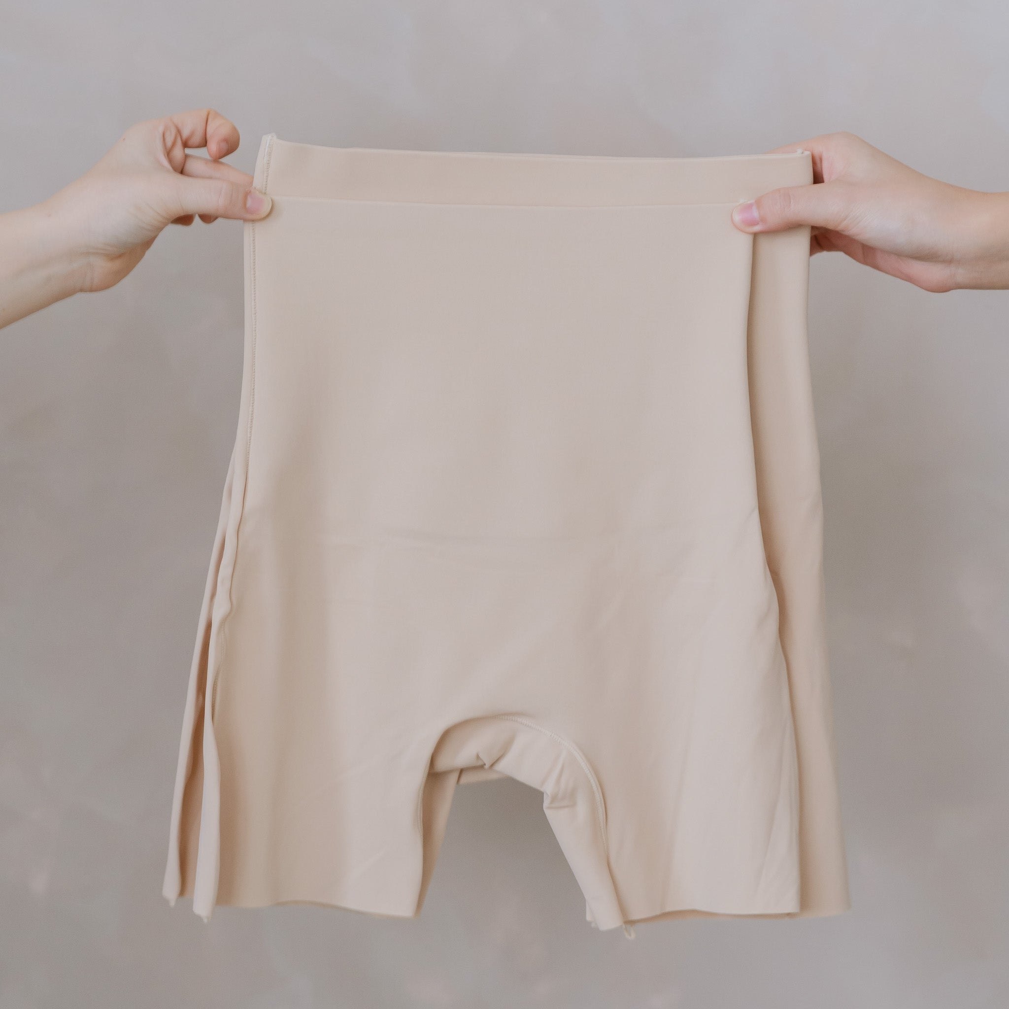 Air-Shaper Super Mid-Rise Seamless Shortie (Medium Compression)