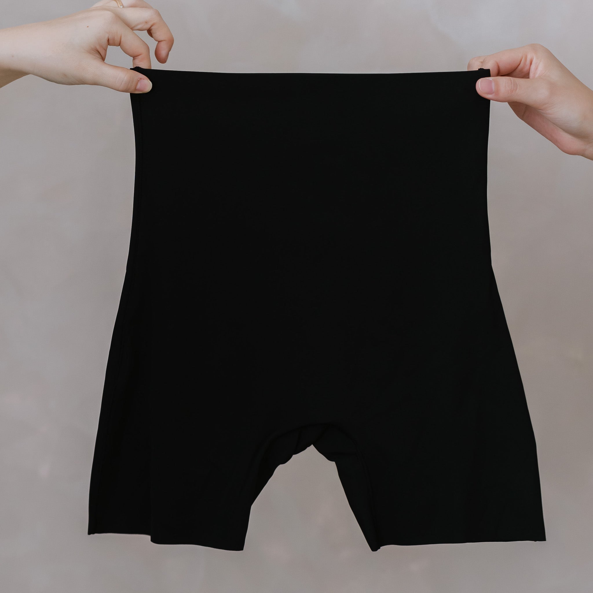 Air-Shaper Super High-Rise Seamless Shortie (Medium Compression)