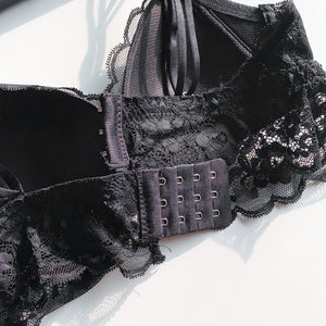 Irresistibly Cosy Lightly-Lined Midi Wireless Bra in Black (Size XL Only)