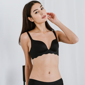 Comfy Sleek! Seamless Lightly-lined Wireless Bra in Black (Size S Only)