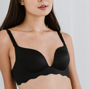 Comfy Sleek! Seamless Lightly-lined Wireless Bra in Black (Size S Only)